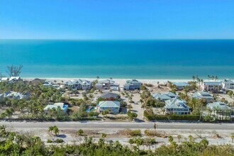 2420 24th St W in Boca Grande, FL - Building Photo - Building Photo