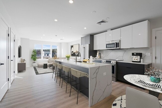 26 2nd St, Unit #403
