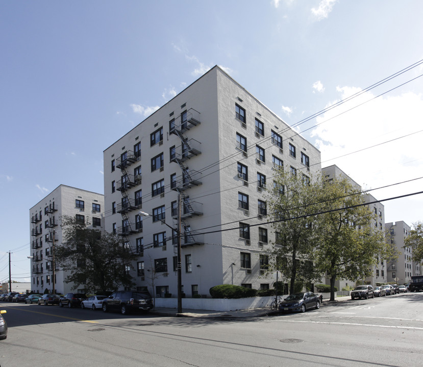 Seacrest Towers in Brooklyn, NY - Building Photo