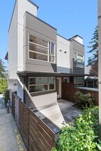 2351 Yale Ave E in Seattle, WA - Building Photo - Building Photo