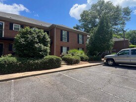 1055 Baxter St in Athens, GA - Building Photo