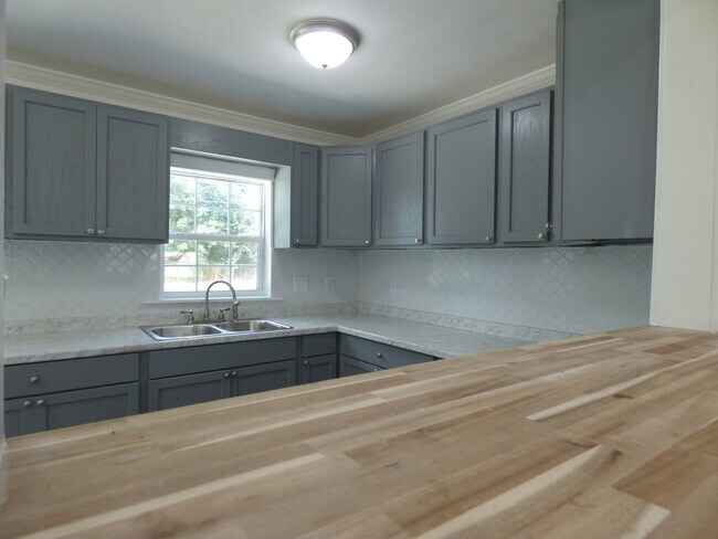 1030 Clairmont Dr, Unit 4964-108 in Orange, TX - Foto de edificio - Building Photo