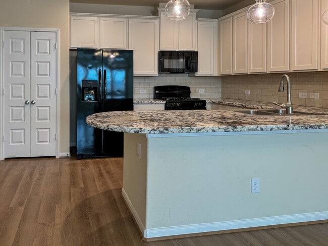 property at 5541 Evanston Ln