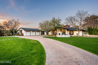 4614 E Lafayette Blvd in Phoenix, AZ - Foto de edificio - Building Photo