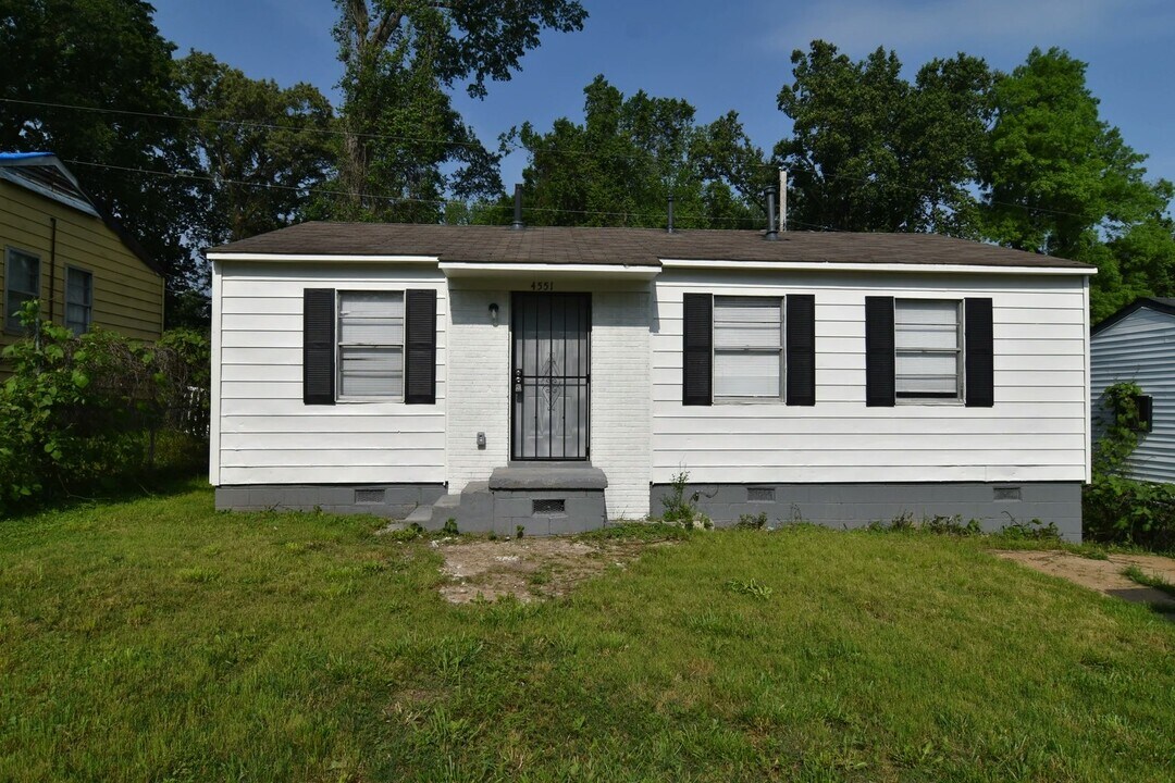 4551 Sunny View Dr in Memphis, TN - Building Photo