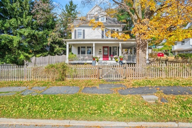 property at 86 West St