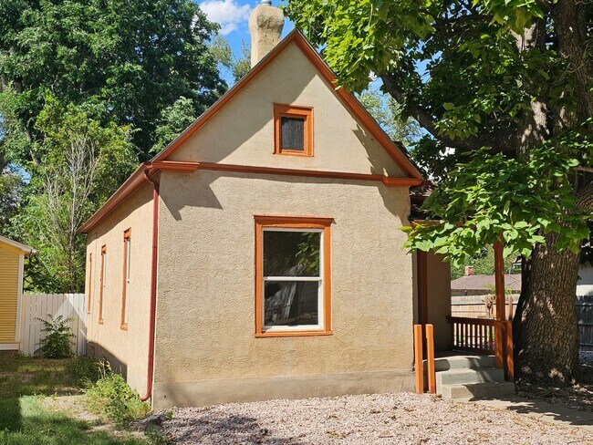 property at 143 Vernon Pl