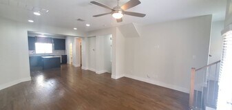 1303 Palm Springs Ln in Dallas, TX - Building Photo