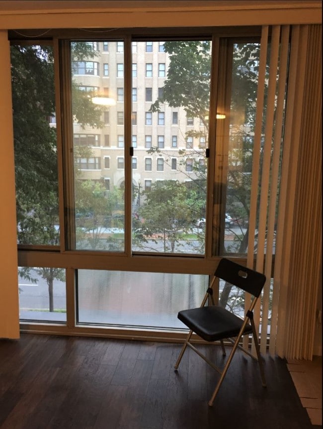 950 25th St NW, Unit 308N