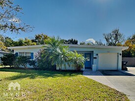 3404 Leslie Dr, Unit J204 in Orlando, FL - Building Photo