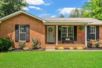 401 Pacific Ave in Oak Grove, KY - Building Photo - Building Photo