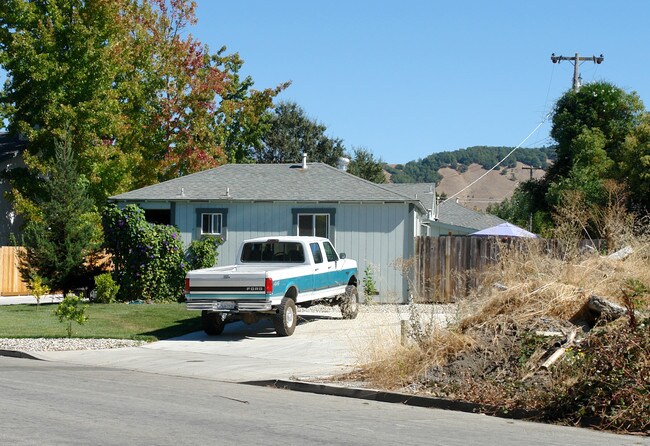 66 Lark Center Dr in Santa Rosa, CA - Building Photo - Building Photo