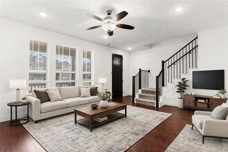 2634 Dodson St in Garland, TX - Foto de edificio - Building Photo