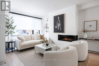 424 Clendenan Ave in Toronto, ON - Building Photo - Building Photo