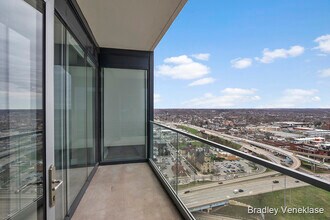 335 Bridge St NW, Unit 2605 in Grand Rapids, MI - Building Photo - Building Photo
