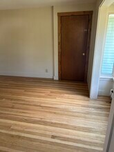926 Old Buddington Rd, Unit 1st floor in Groton, CT - Building Photo - Building Photo