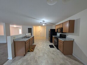 204 Valleyside Dr NE in Huntsville, AL - Building Photo - Building Photo