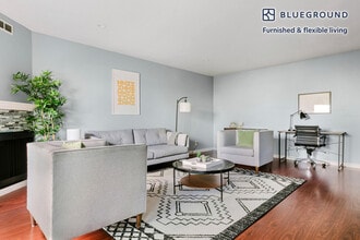 235 Arlington Rd in Redwood City, CA - Foto de edificio - Building Photo