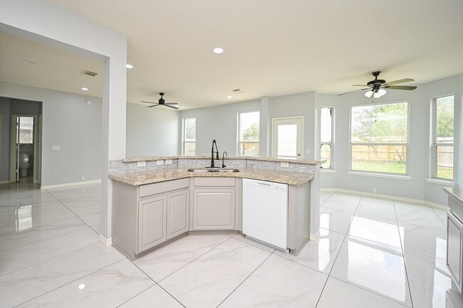 11011 Glenora Dr