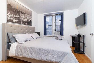 340e E 93rd St in New York, NY - Building Photo - Building Photo