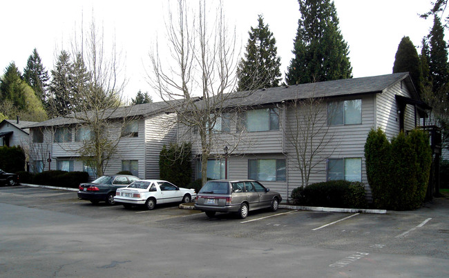 Summerfield Apartments in Bellevue, WA - Building Photo - Building Photo