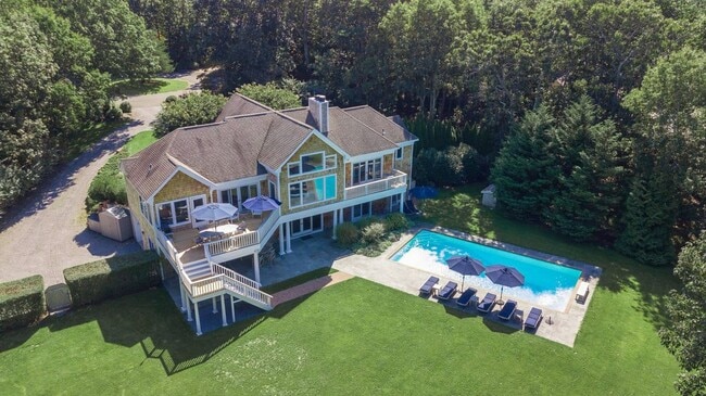 6 Little Ct