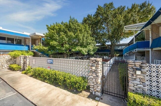 property at 3271 Sul Ross St