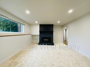 1250 Bothe Rd in Kelowna, BC - Building Photo - Building Photo