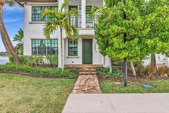 11541 SW 15th Ave in Pembroke Pines, FL - Building Photo - Building Photo