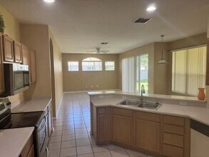 2725 Old Redpine Way in Orlando, FL - Foto de edificio - Building Photo