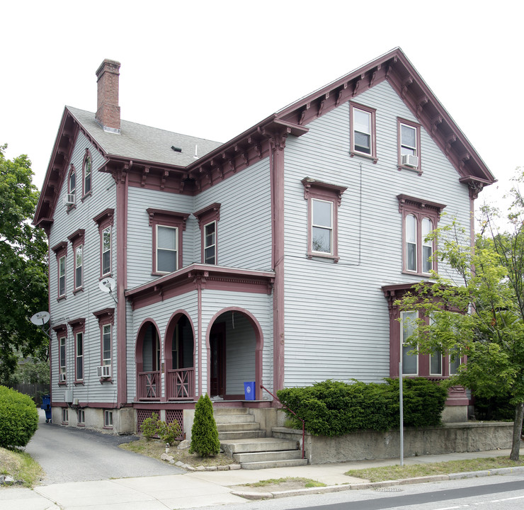 90 S Angell St in Providence, RI - Building Photo