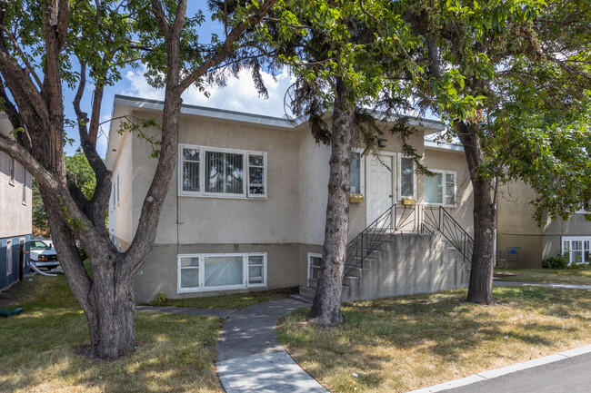 1928 37 St SW in Calgary, AB - Building Photo - Primary Photo