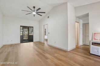 8329 Derbyshire Pl in Jacksonville, FL - Building Photo - Building Photo