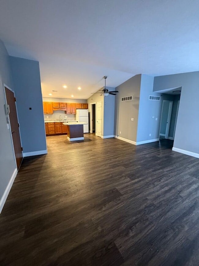 102-116 Goldenrod Dr in Chatham, IL - Building Photo - Building Photo