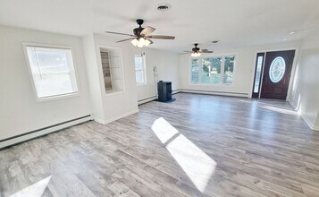 1218 Hoff Rd in Hanover, PA - Building Photo - Building Photo