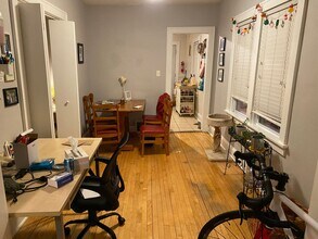 647 Monroe St NE in Minneapolis, MN - Building Photo - Building Photo