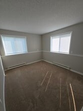 9080 County Road 50 in Rockford, MN - Foto de edificio - Building Photo