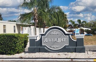 7004 Marine Dr in Tampa, FL - Building Photo