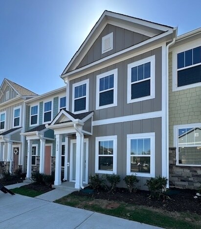 1652 Granby Heights Dr in Winston-Salem, NC - Foto de edificio