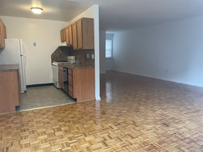 77 Orange Rd in Montclair, NJ - Building Photo - Building Photo