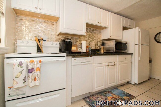 79 Chestnut St in Brookline, MA - Building Photo - Building Photo