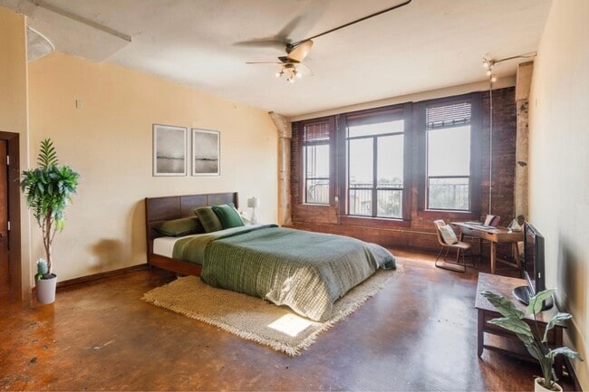 property at 2205 McKinney St