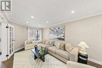 33 Hutton Crescent in Caledon, ON - Building Photo - Building Photo