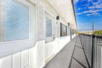 10028 San Fernando Rd in Los Angeles, CA - Building Photo - Building Photo