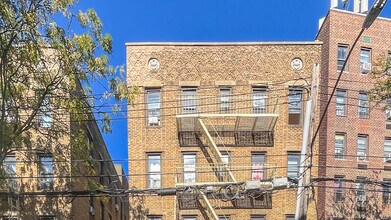 13217 Maple Ave in Flushing, NY - Building Photo - Building Photo