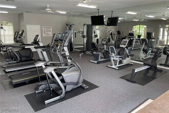 9151 Kings Cove Ct in Ft. Myers, FL - Foto de edificio - Building Photo