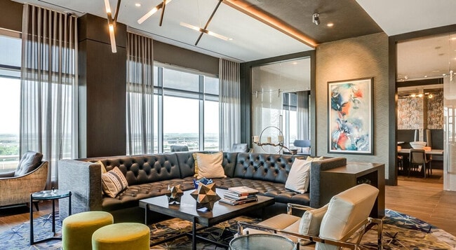 8218 Wisconsin Ave, Unit SI ID1506366P in Bethesda, MD - Building Photo - Building Photo