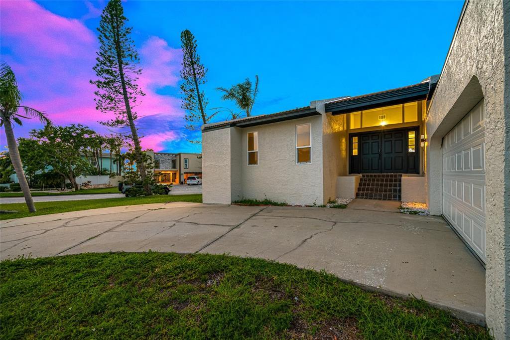 809 59th Ave in St Pete Beach, FL - Building Photo