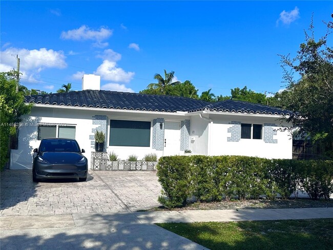 147 SW 26th Rd in Miami, FL - Building Photo - Building Photo