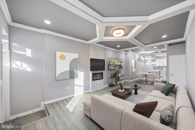 property at 723 N Luzerne Ave